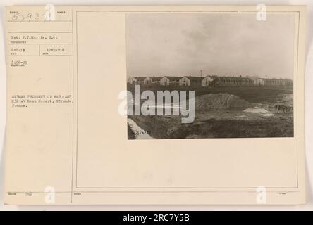 Prigionieri di guerra tedeschi nel campo 232 nel deserto di Beau, Gironde, Francia. La foto è stata scattata dal sergente F.T. Morris l'8 aprile 1919. La descrizione indica che la foto è stata scattata durante la prima guerra mondiale Questi dettagli sono tratti dal numero del database Demarches & Images del 31 dicembre 1918. Foto Stock