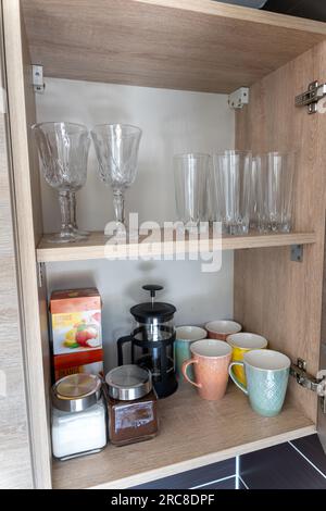 Mensole da cucina Foto stock - Alamy