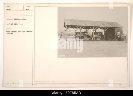 Beau Desert Hospital Center in Francia durante la prima guerra mondiale. La foto è stata scattata dal Signal Corps e ha il numero di riferimento 64089. L'ospedale serviva come struttura medica per i soldati feriti. L'immagine raffigura diversi edifici e tende all'interno del terreno dell'ospedale. Foto Stock