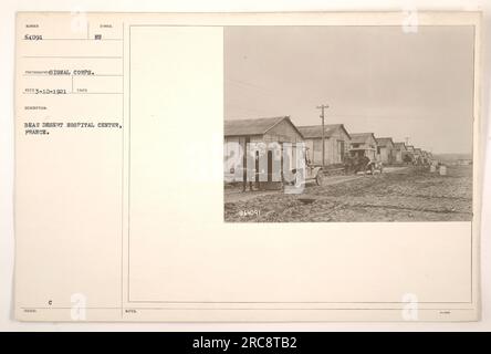 Soldati sottoposti a cure mediche presso il Beau Desert Hospital Center in Francia durante la prima guerra mondiale. La fotografia è stata scattata dai fotografi dell'IGNAL Corps e ricevuta il 10 marzo 1921. L'immagine acquisisce la loro attività e presenta il simbolo 188UED. Foto Stock