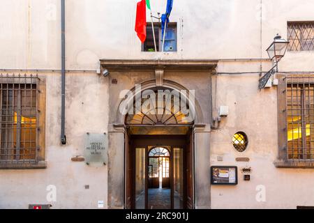 Firenze, Italia - 5 aprile 2022: L'Opificio delle pietre dure, letteralmente, laboratorio di pietre semi-preziose, è un istituto pubblico del min italiano Foto Stock