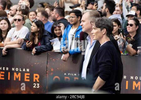 Christopher Nolan e Cillian Murphy alla prima di Oppenheimer. La prima di Oppenheimer si svolge a Trafalgar Square, Londra. Fan e cast memb Foto Stock