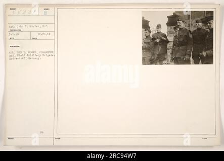 Il sergente John P. Musler, S.C. ha scattato questa foto il 12-22-18 del colonnello Dan T. Moore, comandante della 2nd Field Artillery Brigade a Heddesdorf, in Germania. Questa immagine è stata inclusa nell'archivio delle attività militari americane durante la prima guerra mondiale. Foto Stock