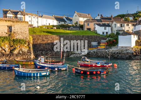 Geografia/viaggi, Gran Bretagna, Cornovaglia, Helston, il piccolo porto di Coverack, penisola di Lizard, ULTERIORI-DIRITTI-CLEARANCE-INFO-NOT-AVAILABLE Foto Stock