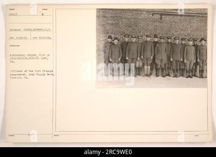Ufficiali del Port Storage Department presso la base di rifornimento dell'esercito a Norfolk, Virginia, in una foto scattata il 21 giugno 1919. Questa immagine fa parte di una serie storica che documenta le attività dell'esercito americano durante la prima guerra mondiale Didascalia numero 56837. Foto Stock