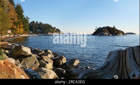 Stagione autunnale al Whytecliff Park, West Vancouver, British Columbia, Canada Foto Stock