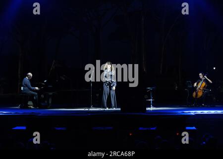 12 luglio 2023, Ostia Antica, Italia: Concerto ''eri con me: Alice canta Battiato'' al Teatro Romano di Ostia Antica, vicino Roma (Credit Image: © Matteo Nardone/Pacific Press via ZUMA Press Wire) SOLO USO EDITORIALE! Non per USO commerciale! Foto Stock