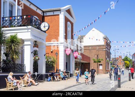 Uttoxeter Town Hall Uttoxeter Town council Building Uttoxeter High Street Uttoxeter Town center East Staffordshire West Midlands Inghilterra UK GB Europa Foto Stock