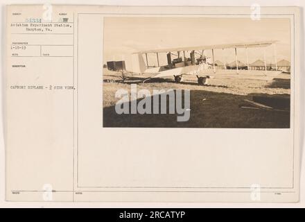 Un biplano Caproni può essere visto in questa fotografia scattata alla Aviation Experiment Station di Hampton, Virginia. L'immagine fornisce una vista laterale a 3/4° del biplanare. La foto è stata scattata il 15 gennaio 1919 e gli è stato assegnato il numero di identificazione 54334. Foto Stock