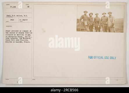 Ufficiali di stato maggiore al comando del settore delle trincee francesi occupate dalle truppe americane presso il comando del battaglione, 3rd Battalion, 16th Infantry, 1st Division, vicino a Einville, Meurthe et Moselle, Francia. Questa foto è stata scattata il 20 novembre 1917. La didascalia include una descrizione della foto, il nome del fotografo e una nota con l'indicazione "solo per uso ufficiale". Foto Stock