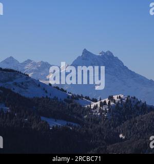 Dents du Midi in inverno visto da Isenau, Svizzera Foto Stock