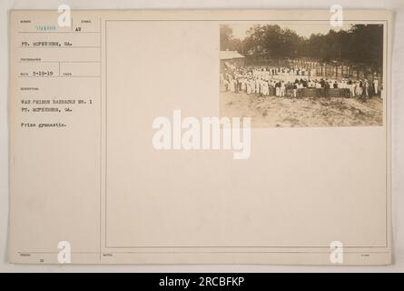 Caserma della prigione di guerra a ft. McPherson, Georgia. Questa fotografia raffigura un evento di ginnastica a premi in corso. L'immagine è stata scattata il 19 maggio 1919. Foto Stock