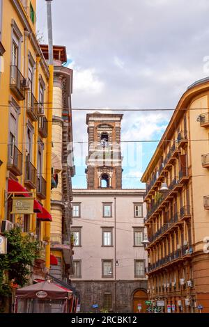 Napoli - 10 aprile 2022: Sant'Agostino alla Zecca, nota anche come Sant'Agostino maggiore, è una chiesa nel centro di Napoli. Foto Stock