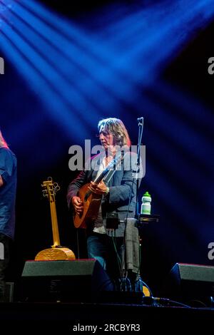 Dog Show Sessions, Show of Hands e Track Dogs che suonano dal vivo sul palco del festival musicale GTSF 2023, Southwell, Nottinghamshire. Foto Stock