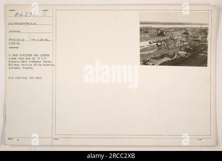 L'obice da 8 pollici e il limber vengono trascinati nel fango da un trattore H.P. 75 presso il base Ordnance Depot, n. 4, sezione base n. 2 a St. Sulpice, Gironde, Francia. Questa foto è stata scattata il 18 gennaio 1919 dal tenente Strohmeyer. L'immagine fa parte della collezione Subiect 46271 e ha il codice 3425-19. Questa descrizione è esclusivamente per uso ufficiale e comprende la nota "46+11". Foto Stock