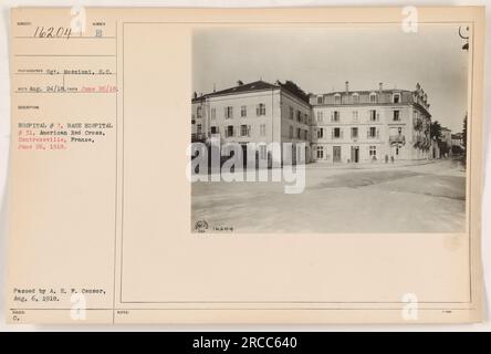 Personale della Croce Rossa americana che assiste ai soldati feriti all'ospedale n. 7, base Hospital n. 31 a Contrexeville, Francia. Questa foto è stata scattata il 26 giugno 1918 dal Sgt Moscioni. Fu ricevuto il 24 agosto 1918 e superato dalla A.E.F Censor il 6 agosto 1918. Foto Stock