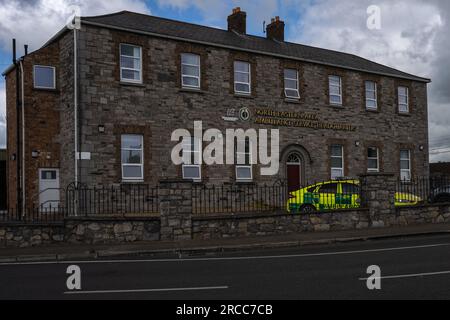 Navan, Contea di Meath, Irlanda, 4 luglio 2023. Vista frontale del quartier generale dell'ambulanza nord-orientale Navan Foto Stock