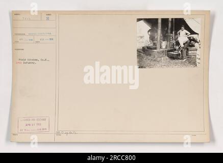 Image#: 111-SC-7512 didascalia: Filed Kitchen of Company H, Eighteenth Infantry. Questa foto è stata scattata nel febbraio 1918. Qui è mostrata la cucina da campo, che fornisce pasti ai soldati. Questa immagine è stata pubblicata dalla War College Division il 18 aprile 1918. Foto Stock