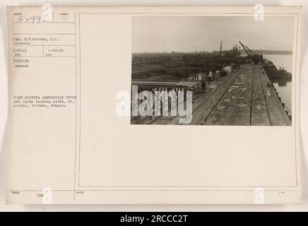 Vista del deposito di munizioni e dei moli di St. Loubes, Gironde, Francia guardando a nord. Preso dal Sgt. F.T. Morris l'8 aprile 1919. Questa fotografia è stata rilasciata con il numero DMC 1-16-19 e riporta la descrizione "vista che mostra il deposito di munizioni e i moli che guardano a nord". Le note indicano il numero di identificazione 54996. Foto Stock