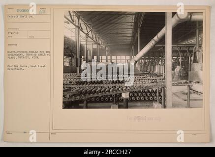 Rack di raffreddamento nel reparto di trattamento termico dello stabilimento di Detroit Shell Co., situato a Detroit, Michigan. Lo stabilimento è responsabile della produzione di proiettili per il governo durante la prima guerra mondiale. Questa foto è stata scattata il 14 marzo 1919, con il numero di soggetto 59360 dal fotografo 3-14-19 RECO. La descrizione indica che la fotografia è stata scattata esclusivamente per uso ufficiale, con il numero rilasciato UA e le note aggiuntive menzionate con il numero MO 233667. Foto Stock