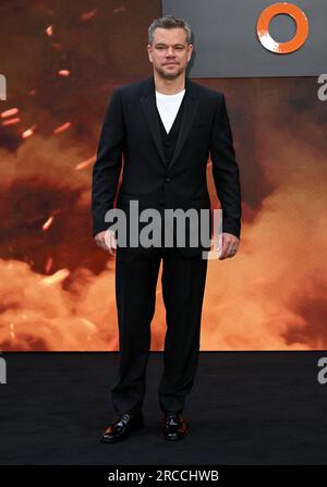Londra, Regno Unito. 13 luglio 2023. Matt Damon alla Oppenheimer UK Premiere, Londra, Regno Unito, 13 luglio 2023. Il cast del nuovo film Oppenheimer è uscito dalla prima britannica a Londra “per andare a scrivere i loro cartelli” prima dell’annuncio gli attori di Hollywood stavano andando in sciopero. Giovedì sera, gli attori principali dell'attesissima biografia di guerra di Christopher Nolan sono usciti dalla prima del film all'Odeon Luxe di Leicester Square in solidarietà con gli attori statunitensi union Sag-Aftra. Foto di Stuart Hardy/ABACAPRESS.COM Credit: Abaca Press/Alamy Live News Foto Stock