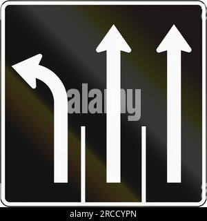 Segnale di gestione corsia in Canada - tre corsie dritte e a sinistra. Questo segno è usato in Quebec. Foto Stock