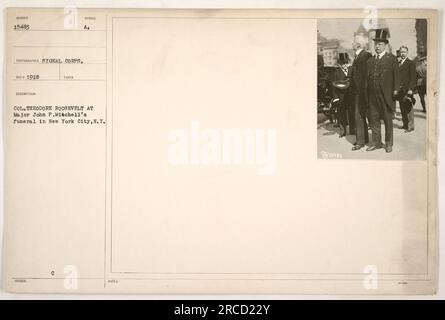 Il colonnello Theodore Roosevelt al funerale del maggiore John P. Mitchell a New York City, New York. Foto Stock