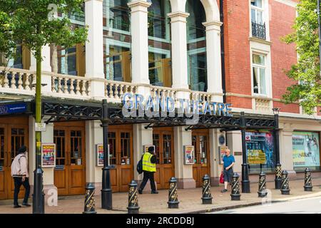 Wolverhampton, Regno Unito - 13 luglio 2023: Vista laterale della facciata del Grand Theatre a Wolverhampton, Regno Unito Foto Stock