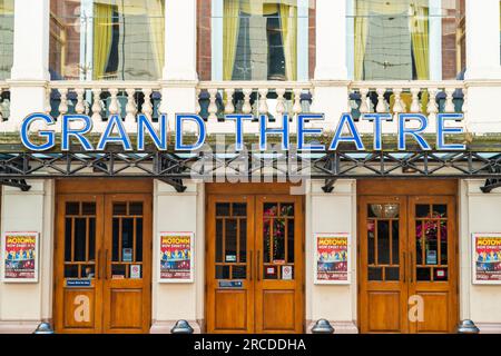 Wolverhampton, Regno Unito - 13 luglio 2023: Vista diretta della facciata del Grand Theatre di Wolverhampton, Regno Unito Foto Stock