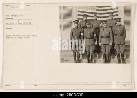 Ufficiali di stato maggiore del 2° corpo d'armata a Bertancles, somme, Francia, catturati in questa foto. Presa il 15 novembre 1918 da Pvt. Gunshor. Fotografia classificata come 111-SC-38332. Foto Stock