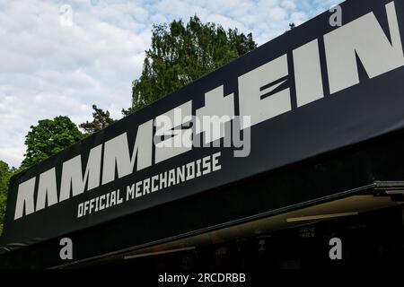 Vilnius, Lituania - 22.05.2023: Mercanteggieria ufficiale Rammstein. Foto Stock