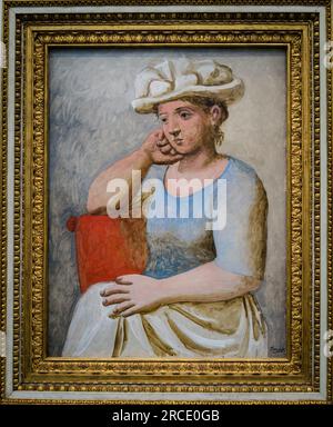 Pablo Picasso dipinge donna con cappello bianco, , Musée de l'Orangerie, una galleria d'arte di dipinti impressionisti e post-impressionisti, Parigi, Francia Foto Stock