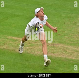 Londra, GBR. 15 luglio 2023. London Wimbledon Championships Day 12 14/07/2023 Novak Djokovic (SRB) semifinale match credito: Roger Parker/Alamy Live News Foto Stock