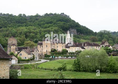 Il villaggio di Baume-les-Messieurs Jura, Bourgogne-Franche-Comté, Francia Foto Stock