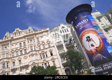 Morris colonna colonna pubblicità, Budapest, Ungheria Foto Stock