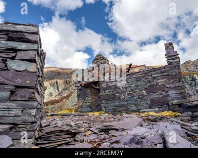 Rovine di una vecchia Wheelhouse a Dinorwig Slate Quarry Foto Stock