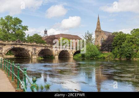 Il ponte inglese, sul fiume Severn, Shrewsbury, Shropshire, Regno Unito Foto Stock