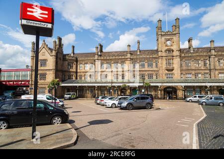 Stazione ferroviaria di Shrewsbury, costruita nel 1848, e un edificio classificato di grado 2, Shrewsbury, Shropshire, Regno Unito Foto Stock