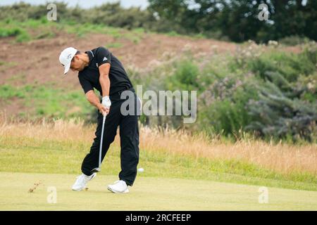 North Berwick, East Lothian, Scozia, Regno Unito. 14 luglio 2023. Xander Schauffele gioca ad avvicinarsi alla 10a buca al Genesis Scottish Open al Renaissance Club di North Berwick. Iain Masterton/Alamy Live News Foto Stock