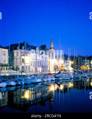 Lungomare di Honfleur, Francia Foto Stock