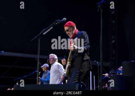 Derby, UK, 14 luglio 2023, gruppo rock The Who, Roger Daltrey e Pete Townsend si esibiscono durante il loro tour Who Hits Back, UK Credit: Paul Smith / Alamy Live News Foto Stock