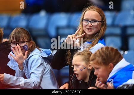 14 luglio 2023; Dens Park, Dundee, Scozia: International Football Womens Friendly, Scozia contro Irlanda del Nord; tifosi scozzesi Foto Stock