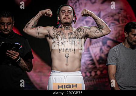 DUBLINO, IRLANDA, DUBLINO, IRLANDA. 14 luglio 2023. DUBLINO, IRLANDA - JUL 14: Whindersson Nunes posa per le foto durante le pesate prima dell'Influencer semi-finale Boxing Tournament High Stakes il 14 luglio 2023 a Dublino, Irlanda. (Immagine di credito: © Danilo Fernandes/PX Imagens via ZUMA Press Wire) SOLO PER USO EDITORIALE! Non per USO commerciale! Foto Stock