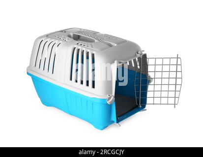 Trasportino per animali di colore azzurro isolato su bianco Foto Stock