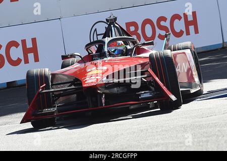 Roma, Lazio. 14 luglio 2023. Sacha Fenestraz team Nissan durante le prove libere dell'ePrix di Roma. Roma, 14 luglio 2023 Photographer01 Credit: Independent Photo Agency/Alamy Live News Foto Stock