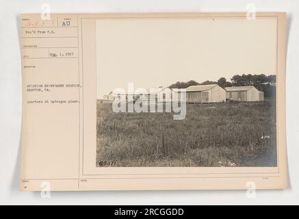 Questa è una fotografia scattata il 1 agosto 1917, alla Aviation Experiment Station di Hampton, Virginia. L'immagine mostra i quarti dell'impianto di idrogeno. Il codice descrittivo è AH-1, ed è stato ricevuto dall'ufficiale comandante. Il fotografo è suretto e l'immagine è stata etichettata come 03331. Foto Stock