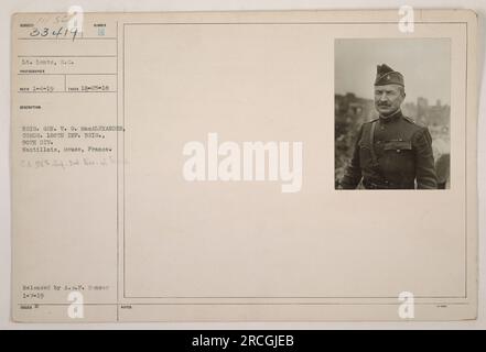 Il generale di brigata U. G. MacAlexander, comandante della 180th Infantry Brigade, 90th Division, si trova a Nantillois, Mosa, Francia. La foto è stata scattata il 25 ottobre 1918 dal tenente Lents, S.C. È stato rilasciato dalla A.E.F. Censor il 7 gennaio 1919. L'immagine mostra il Gen. MacAlexander a circa il 38% del profilo sinistro. Foto Stock