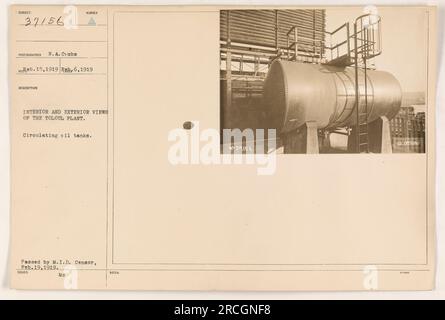 Vista interna ed esterna dello stabilimento di Toloul durante la prima guerra mondiale. L'immagine mostra i serbatoi dell'olio in circolazione. La foto è stata scattata da N.A. Pettini ed è stato approvato dal M.I.D. Censor il 19 febbraio 1919. È stato rilasciato con il numero 37156 come documento ufficiale degli Stati Uniti. Foto Stock