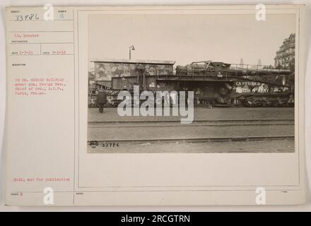 Soldati degli Stati Uniti L'esercito sta esaminando un cannone ferroviario tedesco catturato. La foto è stata scattata il 7 gennaio 1919 dal tenente Drucker ed è numerata 33986. Il cannone, di 28 cm, fu catturato il 1 settembre 1918. È stato ottenuto dal capo dell'Ordnance, A.E.F., a Parigi, in Francia e contrassegnato come "non per la pubblicazione". Il cannone è stato originariamente utilizzato dal British 4 Army. Foto Stock