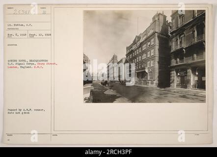 Soldati AMERICANI di stanza al Goring Hotel a Londra, in Inghilterra durante la prima guerra mondiale. L'hotel è stato il quartier generale della US Signal Corps. Una fotografia scattata il 12 settembre 1918, che mostra un esterno ordinato del Goring Hotel. La fotografia è etichettata con un documento di identità del governo. La data della censura è sconosciuta. Foto Stock